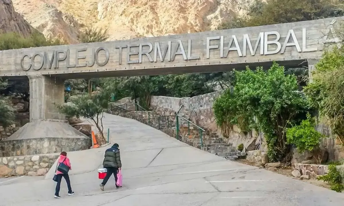Murió un niño de 10 años tras resultar infectado por una ameba “comecerebros”: investigan aguas termales en Catamarca