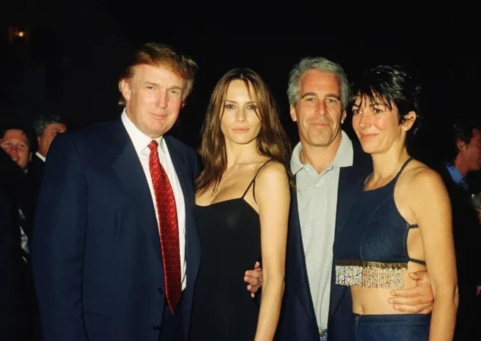 Trump volvió a negar cualquier visita a la "infestada" isla de Epstein y amenazó de nuevo con demandar al periodista Michael Wolff