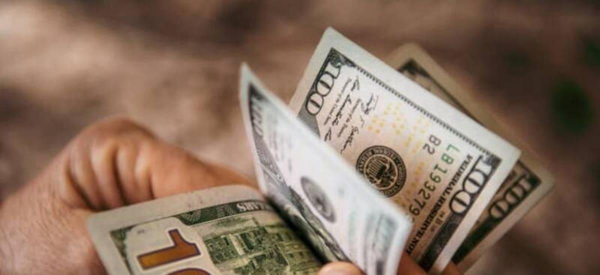 Reembolso confirmado | El Gobierno depositará 1,700 dólares en las cuentas bancarias de estas personas a partir de febrero