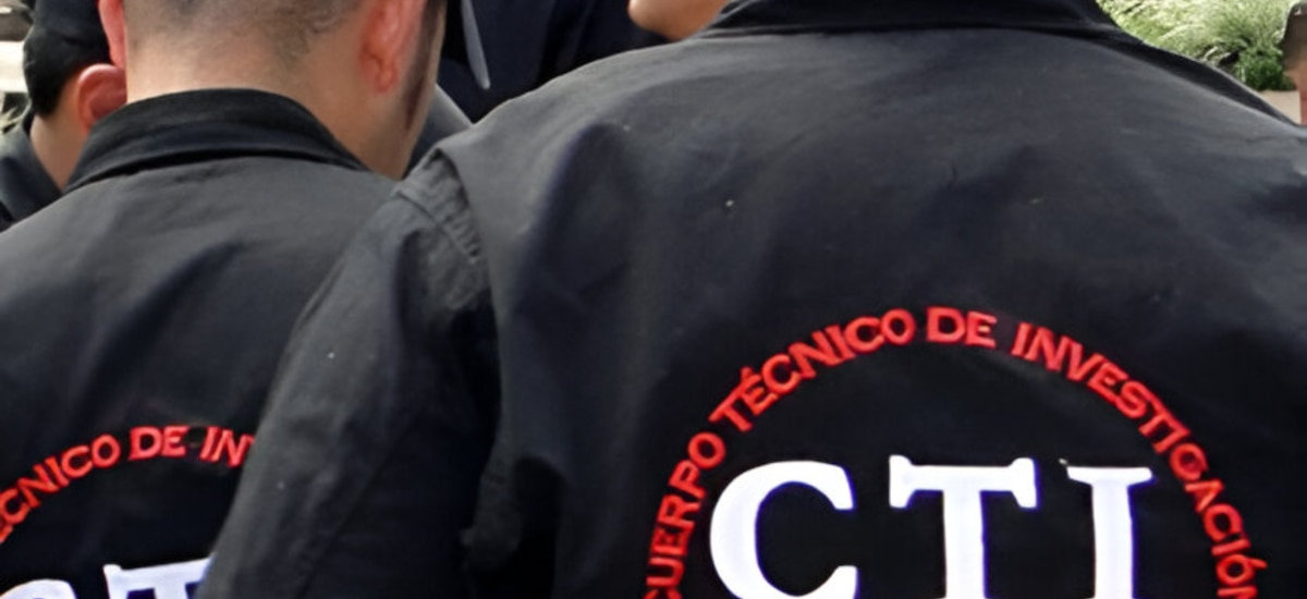 En cámaras de seguridad quedó registrado el momento en el que cuatro hombres abandonaron un cuerpo en plena vía de Bogotá