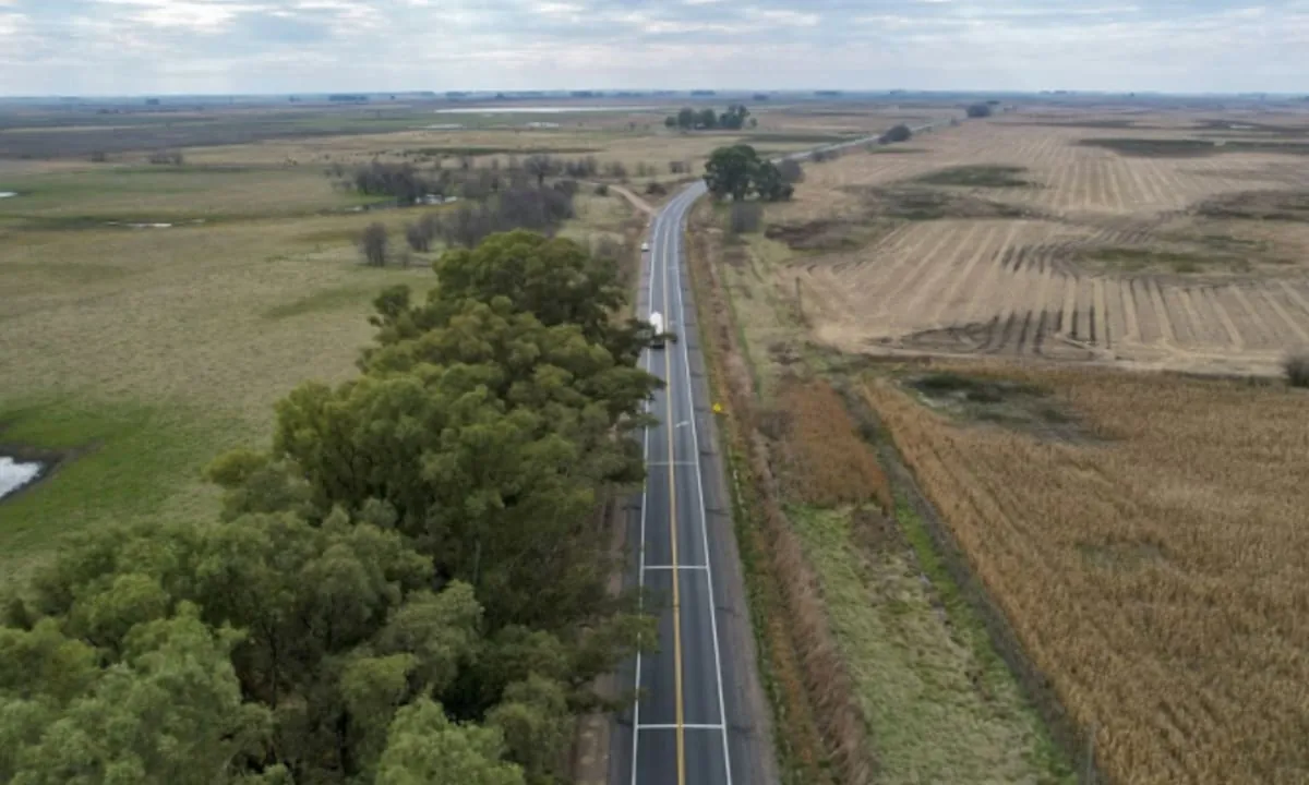 El Gobierno adjudicó a empresas privadas ocho corredores de rutas nacionales por 20 años