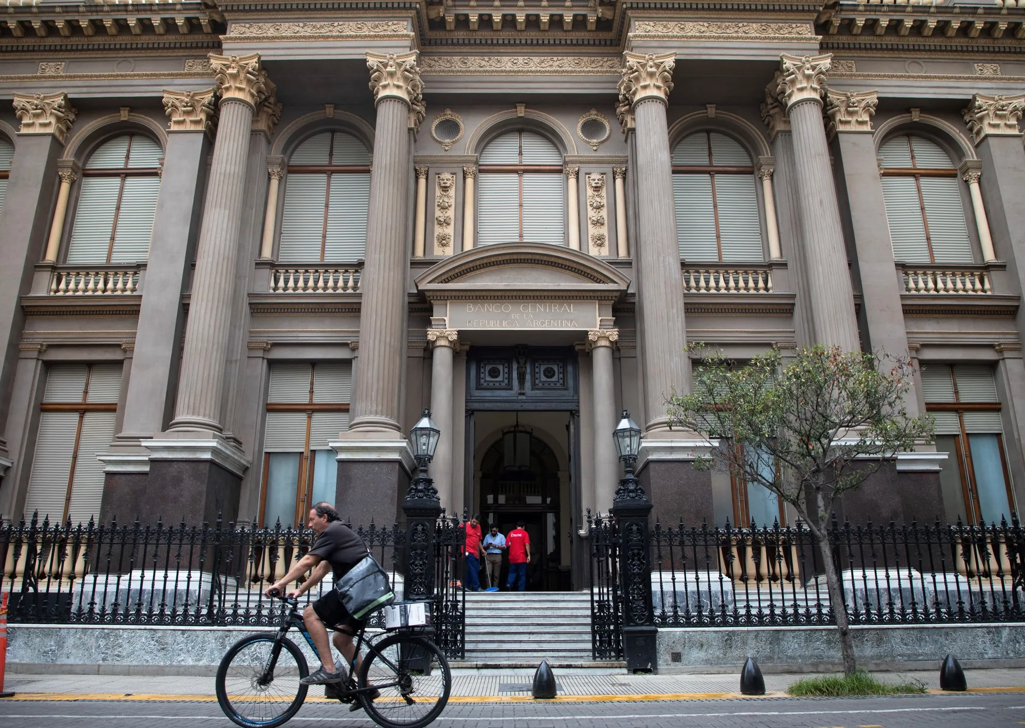 Las consultoras elevaron los pronósticos de inflación: esperan 3% para marzo y 29,1% en el año