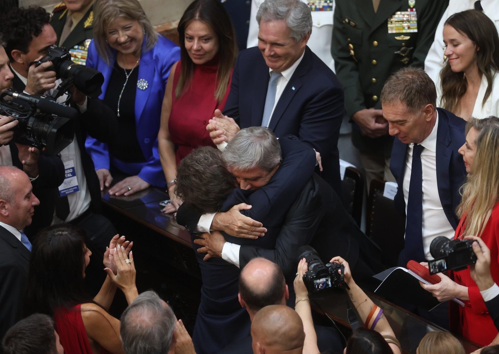 Inflación, privatizaciones, FMI, dólar e inocencia fiscal: las definiciones de Luis Caputo para la segunda mitad del mandato de Milei