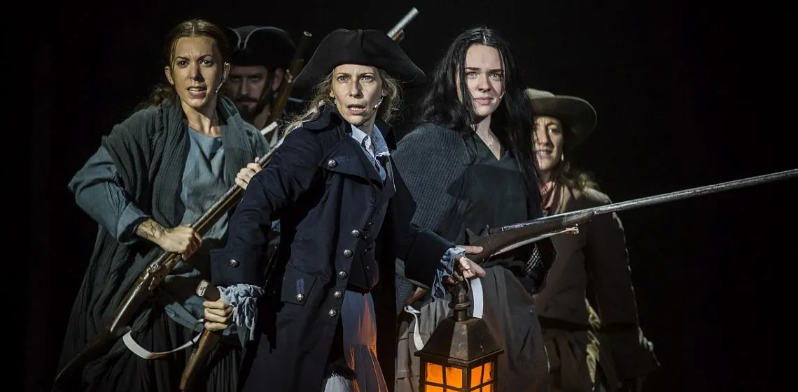 Invasiones I: No Bombardeen Buenos Aires, un musical para aplaudir de pie