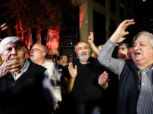 Estalla la pelea en la CGT por la nueva conducciГіn: portazo de Barrionuevo y fuerte presiГіn de Moyano