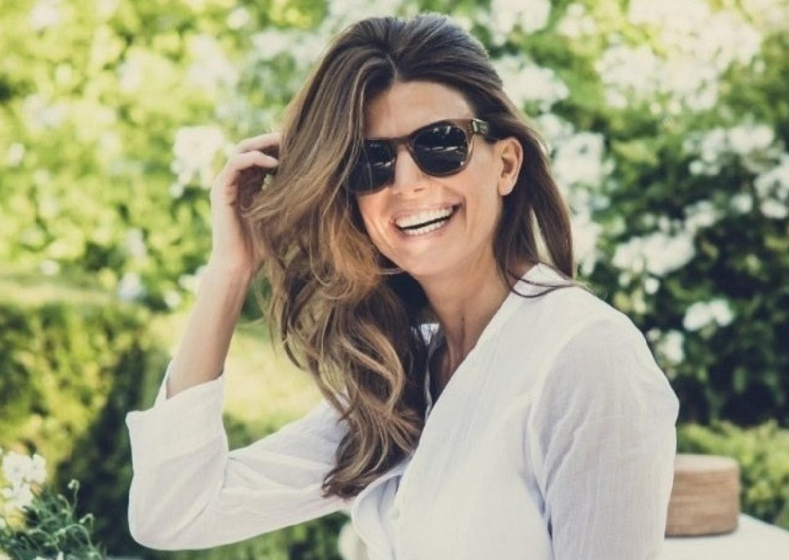 Así vive Juliana Awada en Villa La Angostura: estilo nórdico, roble de Eslavonia y mármol negro