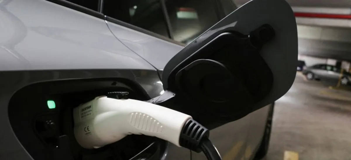 Nueva York refuerza el subsidio a vehículos eléctricos con USD 30 millones para enfrentar el aumento del precio de la gasolina
