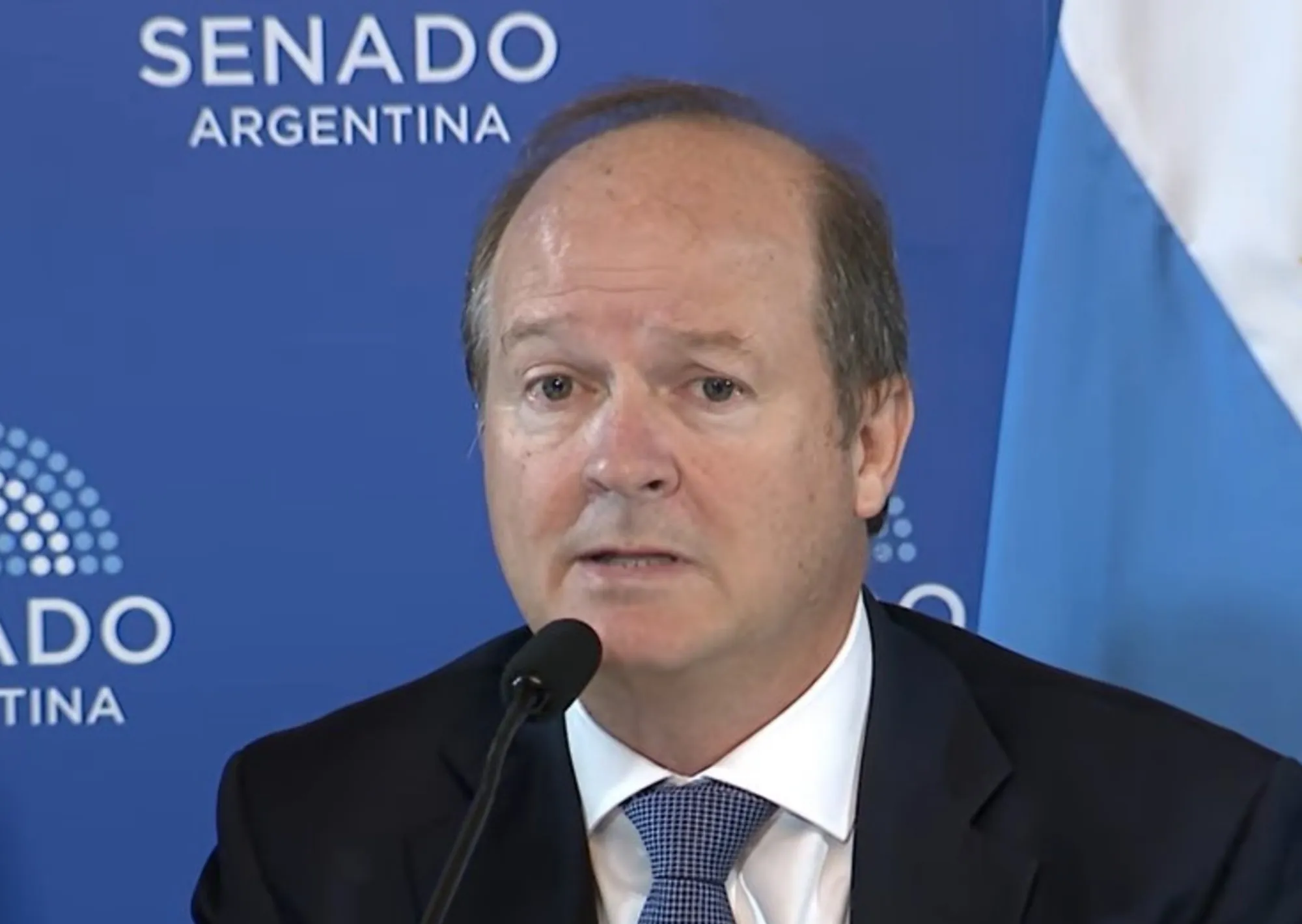 Frente a la escasez de gas para la industria y las estaciones de GNC, el secretario de Energía aseguró: "El servicio no se interrumpirá en domicilios salvo un imponderable"