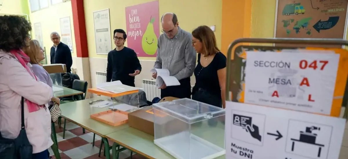 Elecciones Castilla y León 2026: a qué hora abren y cierran los colegios electorales este domingo