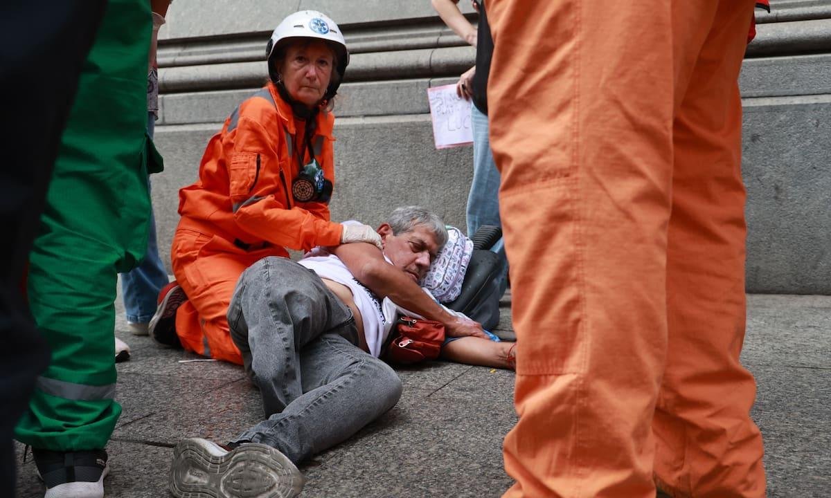 Incidentes entre manifestantes y la policía en la marcha por los jubilados en el Congreso