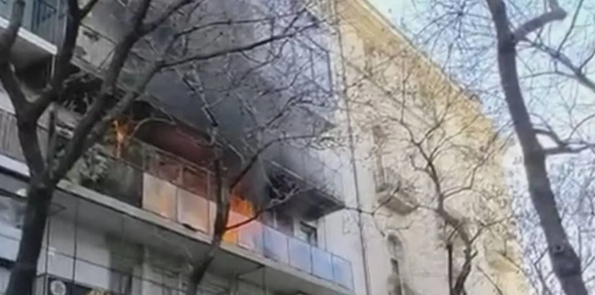 INCENDIO en un DEPARTAMENTO de CFK: hubo DOS PERSONAS trasladadas por el SAME