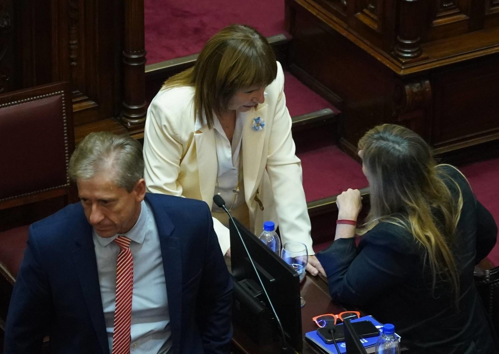 Reforma laboral en el Senado: de "vamos a ponerle onda" a "la pastora del orden" y la cita a Maradona, todo los cruces del debate