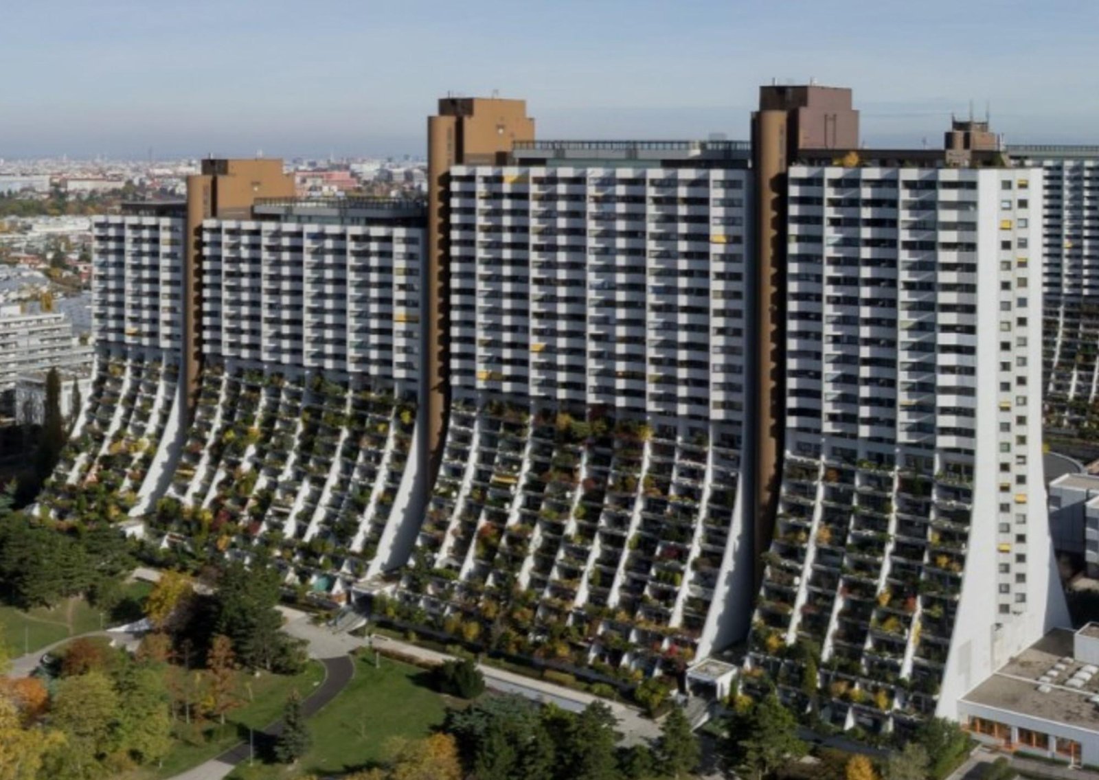 La ciudad europea modelo: seis de cada diez personas habitan en viviendas sociales