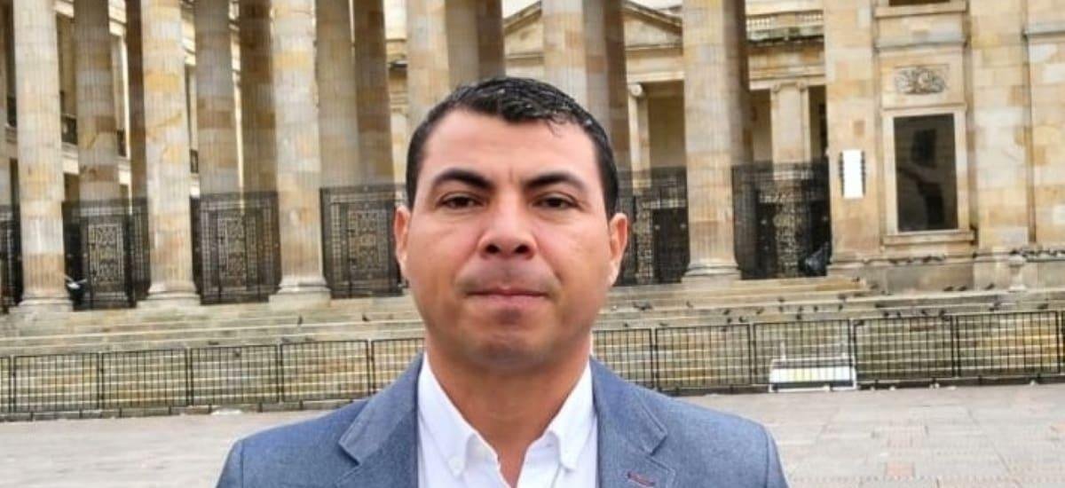 Candidato al Senado Andrés Fernando Vásquez reaparece tras denunciar retención en Pelaya