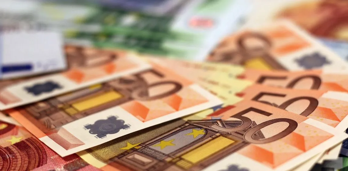 Euro hoy y Euro blue hoy: a cuánto cotiza este viernes 27 de marzo