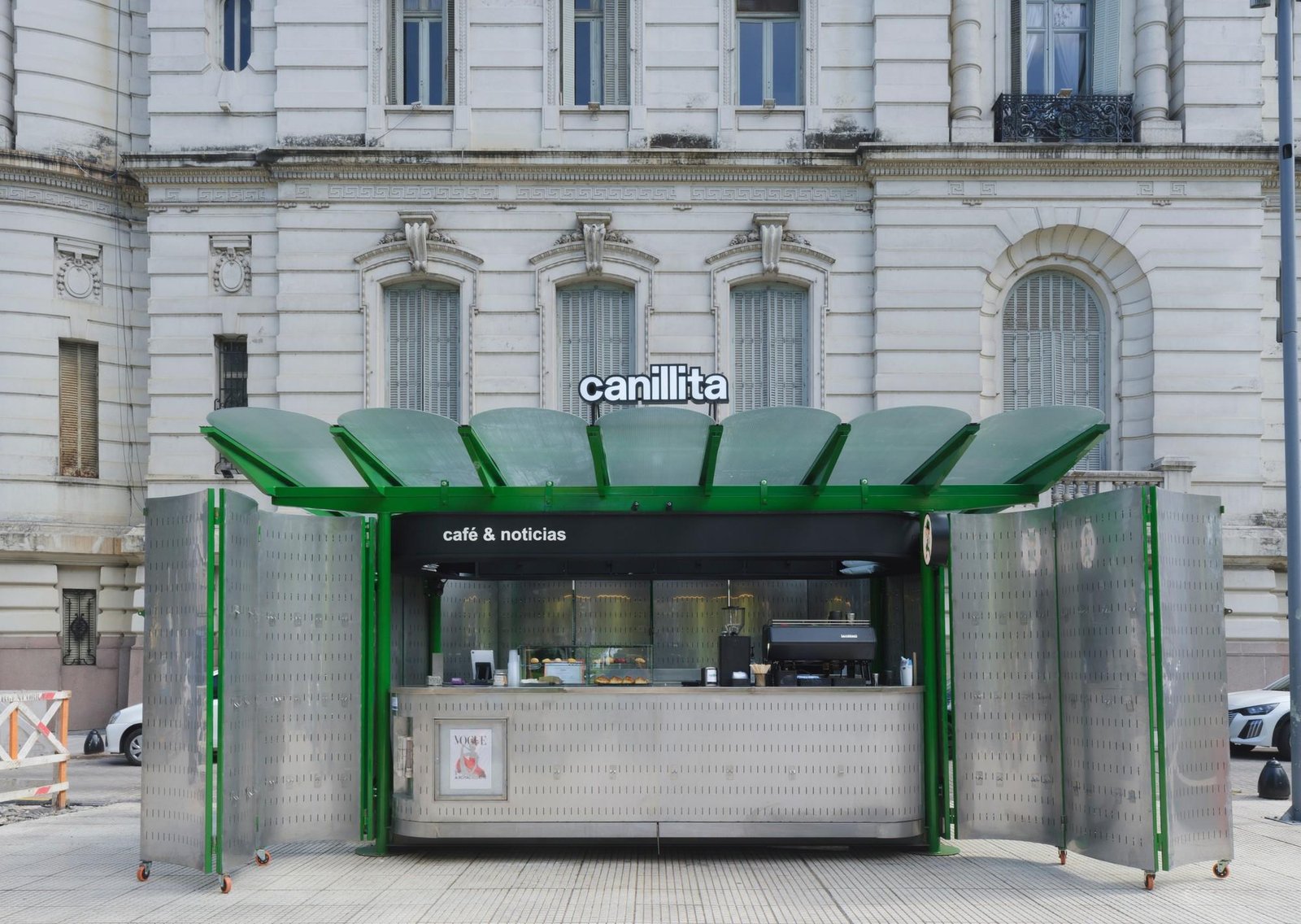Puestos de diarios en transición: del papel al café de especialidad en la vereda