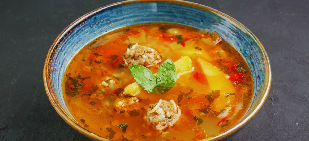 El caldo lleno de colágeno y omega-3 que ayuda a proteger del Alzheimer - El Cronista