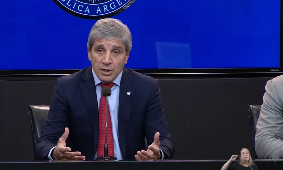 “Populismo crediticio”: La flexibilización del crédito en dólares despertó críticas por el riesgo de descalce