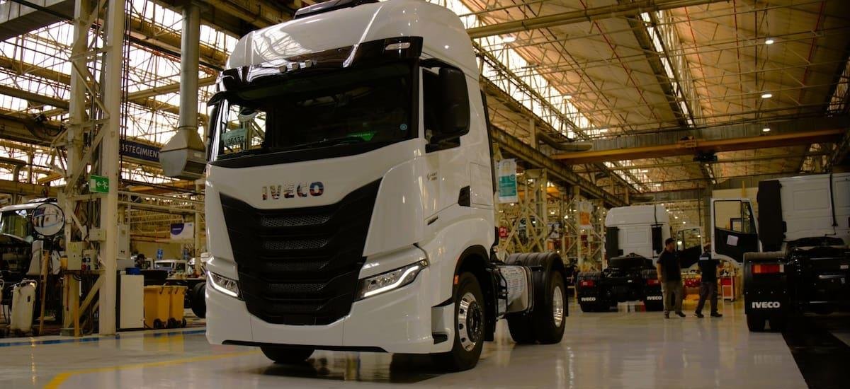 El camión más avanzado de Iveco se fabricará ahora en Argentina y proyecta exportarlo en la región