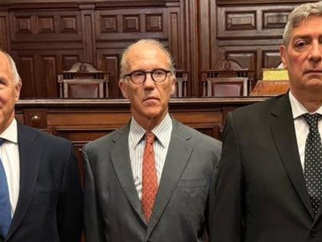 Un aГ±o judicial que termina con la prisiГіn de Cristina Kirchner, rГ©cord de causas en la Corte y una mejora en la imagen de la Justicia