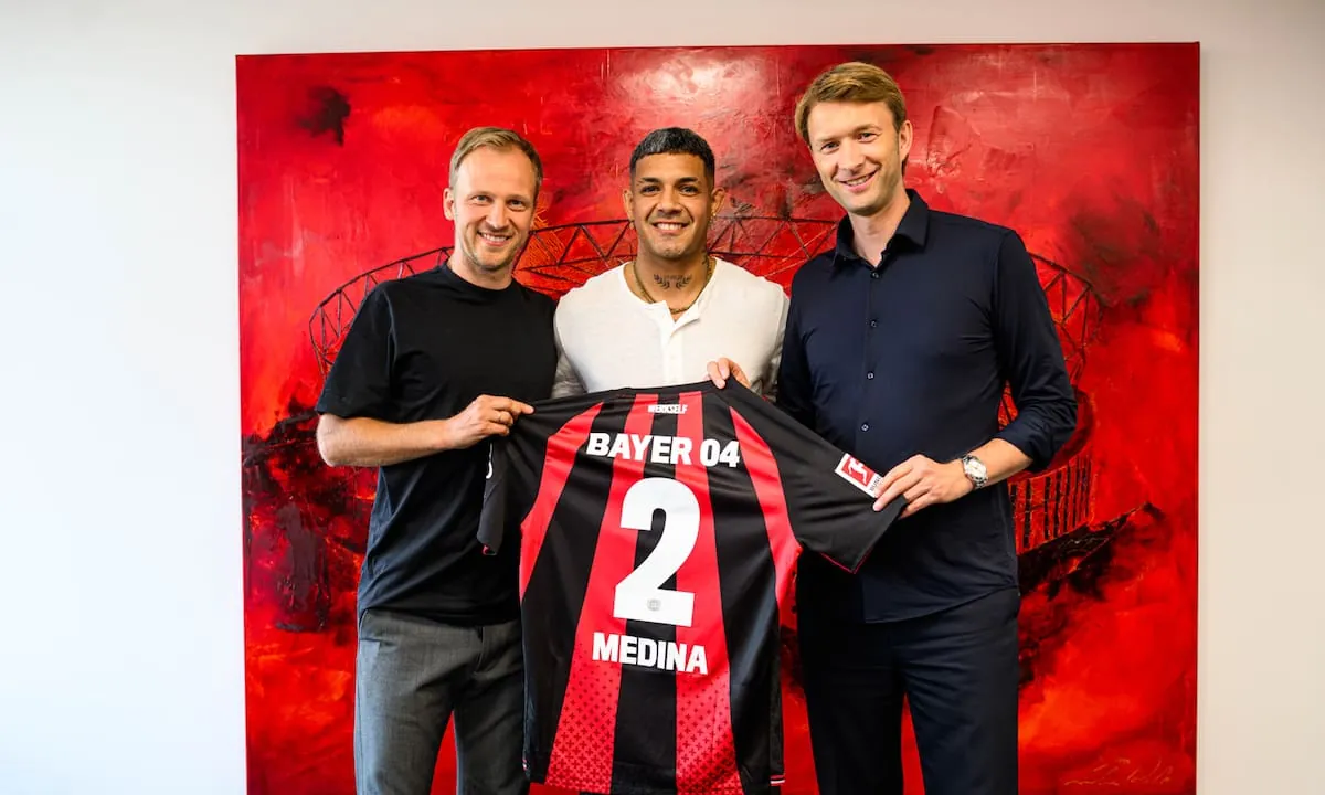 Facundo Medina fue presentado en Bayer Leverkusen, que lo compró en 25 millones de euros