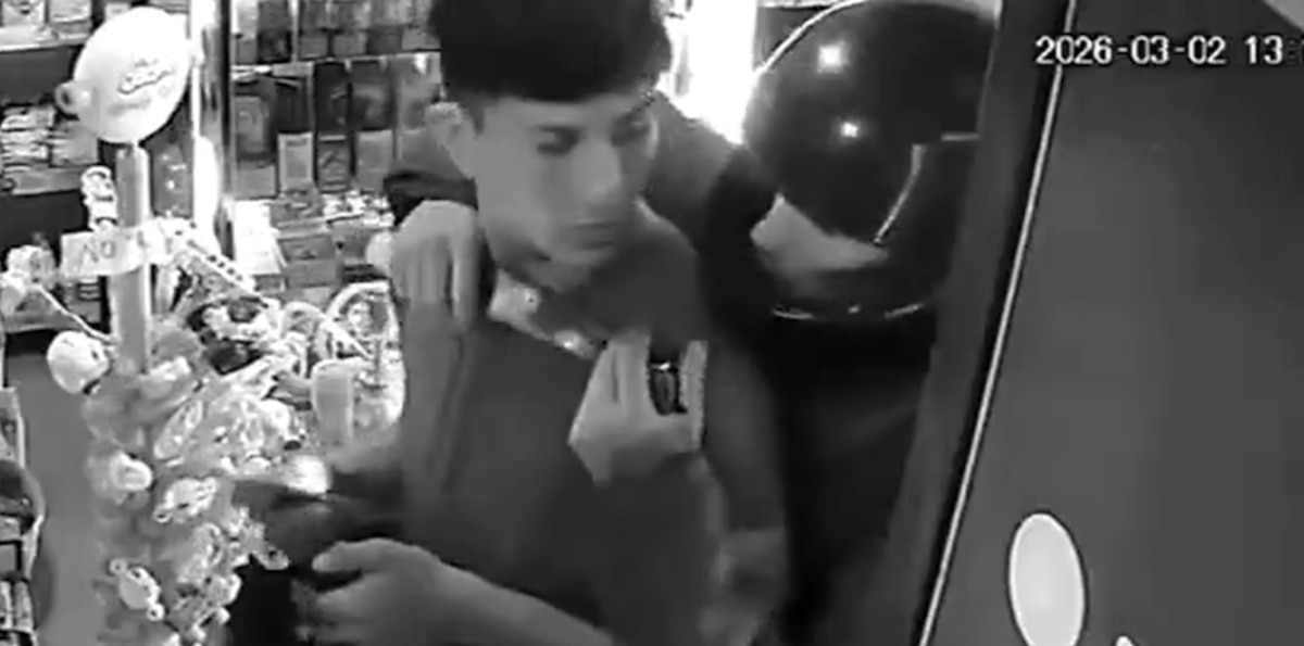 Amenazaron a un cliente con una cuchilla de carnicero para robar un kiosco a plena luz del día
