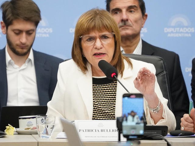 Duro cruce de Patricia Bullrich y diputados de izquierda en la discusiГіn del Presupuesto: вЂњEsto no es una interpelaciГіnвЂќ y вЂњNo me agarre de boludaвЂќ