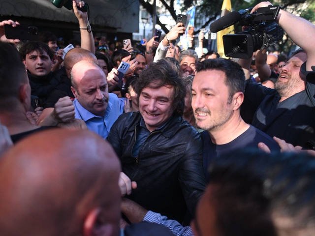 Con la salida de Luis Petri de Defensa, en las Fuerzas Armadas tambiГ©n esperan un cambio de cГєpulas