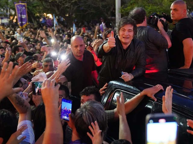 En medio de los cambios de Gabinete, Javier Milei llegГі a una Rosario blindada para cerrar la campaГ±a del oficialismo