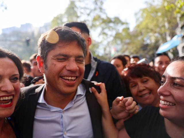 Las Гєltimas encuestas que tiene Kicillof de la Provincia y el contraataque que prepara contra Cristina