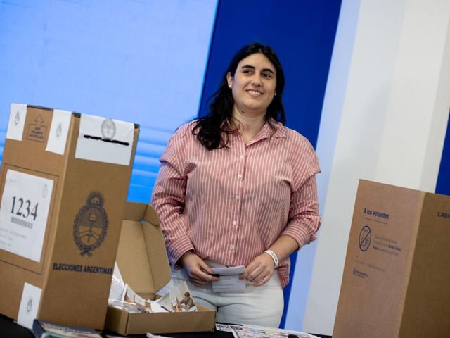 El Gobierno hizo el simulacro del recuento de votos y anunciГі que los primeros resultados estarГЎn a las 21 horas