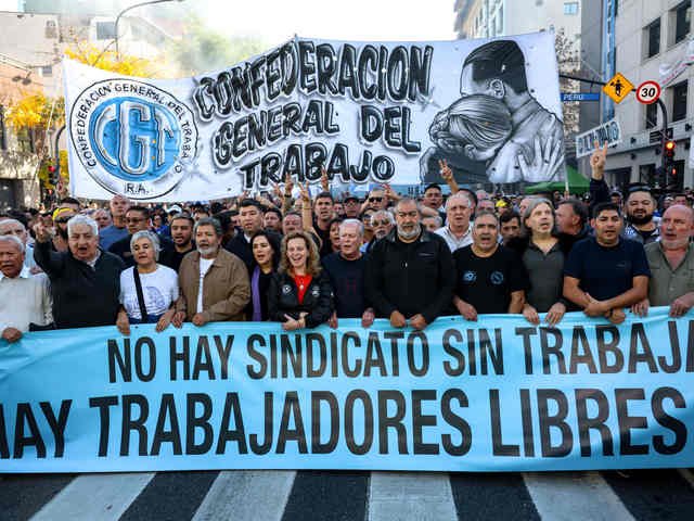 Bolilla negra en la CGT:
se enfrГ­a la candidatura de un triunviro y se recalienta la interna entre los gremios