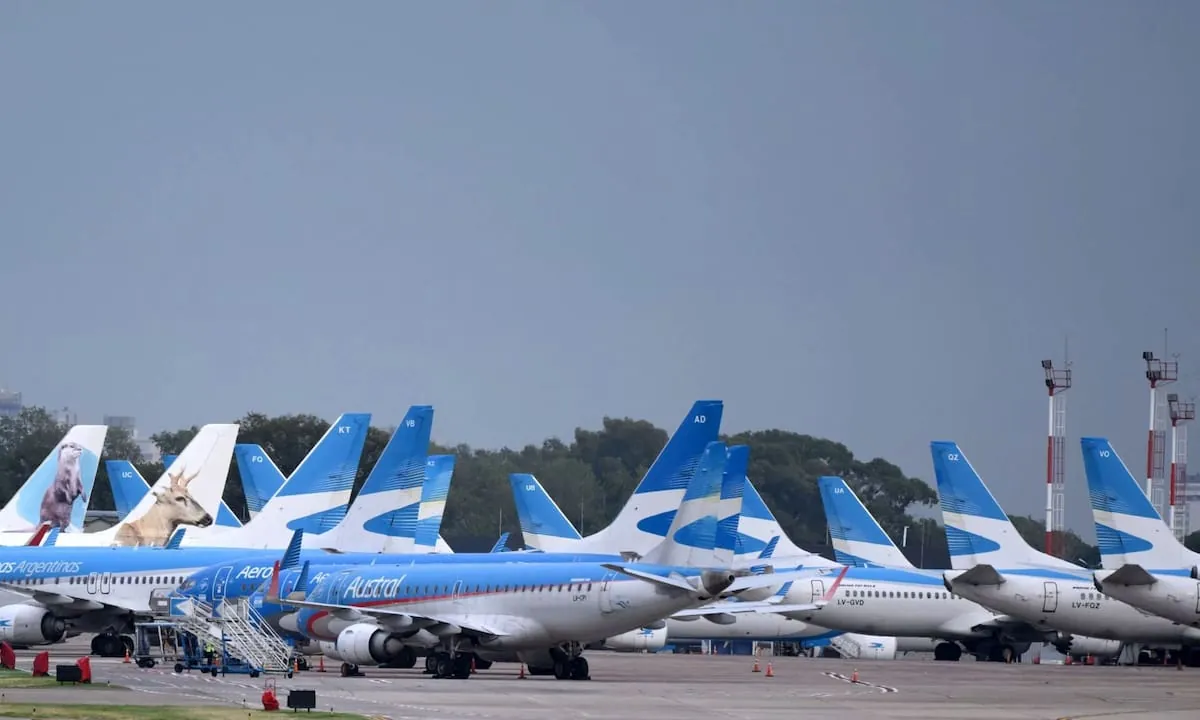 Autorizaron a un fondo a pedir embargos por US$390 millones por la expropiación de Aerolíneas Argentinas