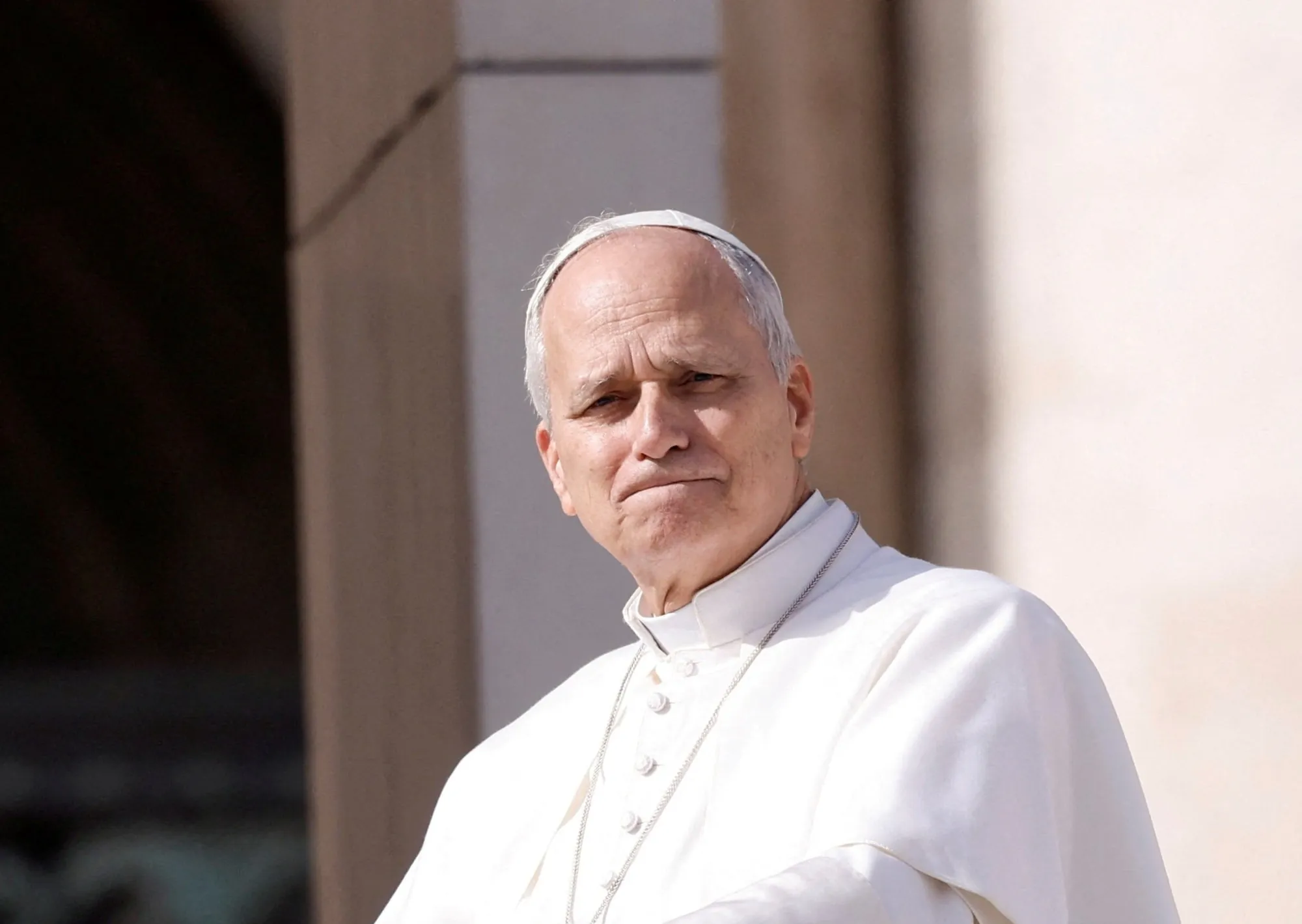 Perplejidades y críticas al papa León XIV por su excesiva moderación frente a la guerra en Irán