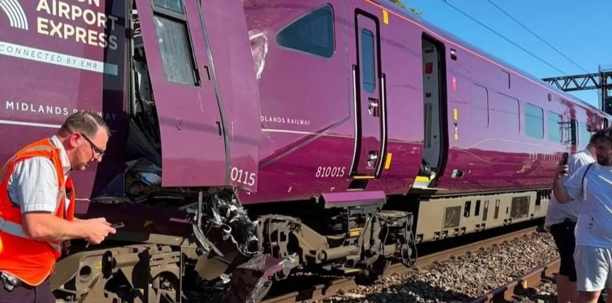 Conmoción en Inglaterra por un choque de trenes en las afueras de Londres