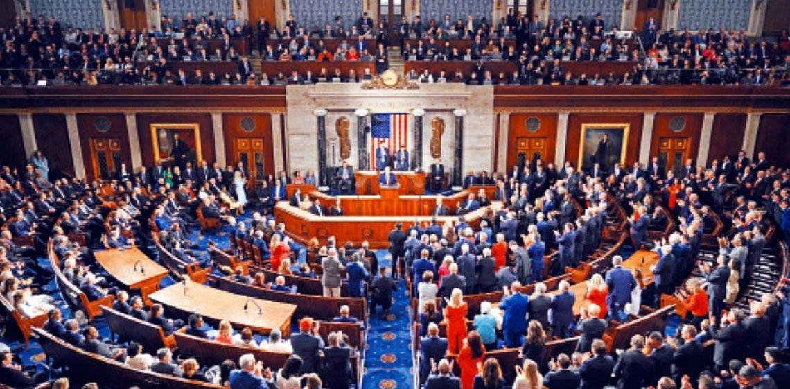 Contar lo que no se ve: la misión clave del periodismo político que Milei quiere impedir en el Congreso