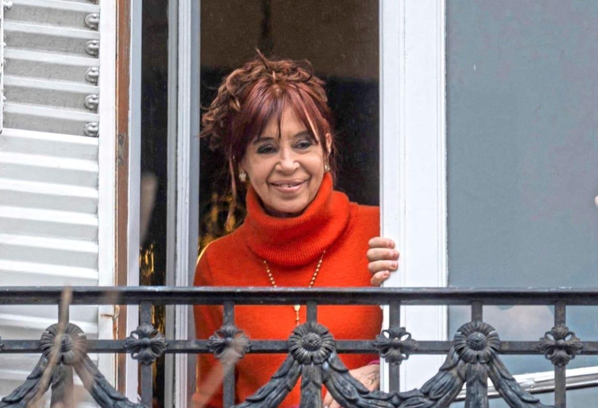 Piden suspender la sentencia que ordena pagarle a Cristina Kirchner una jubilación de privilegio pese a estar en prisión