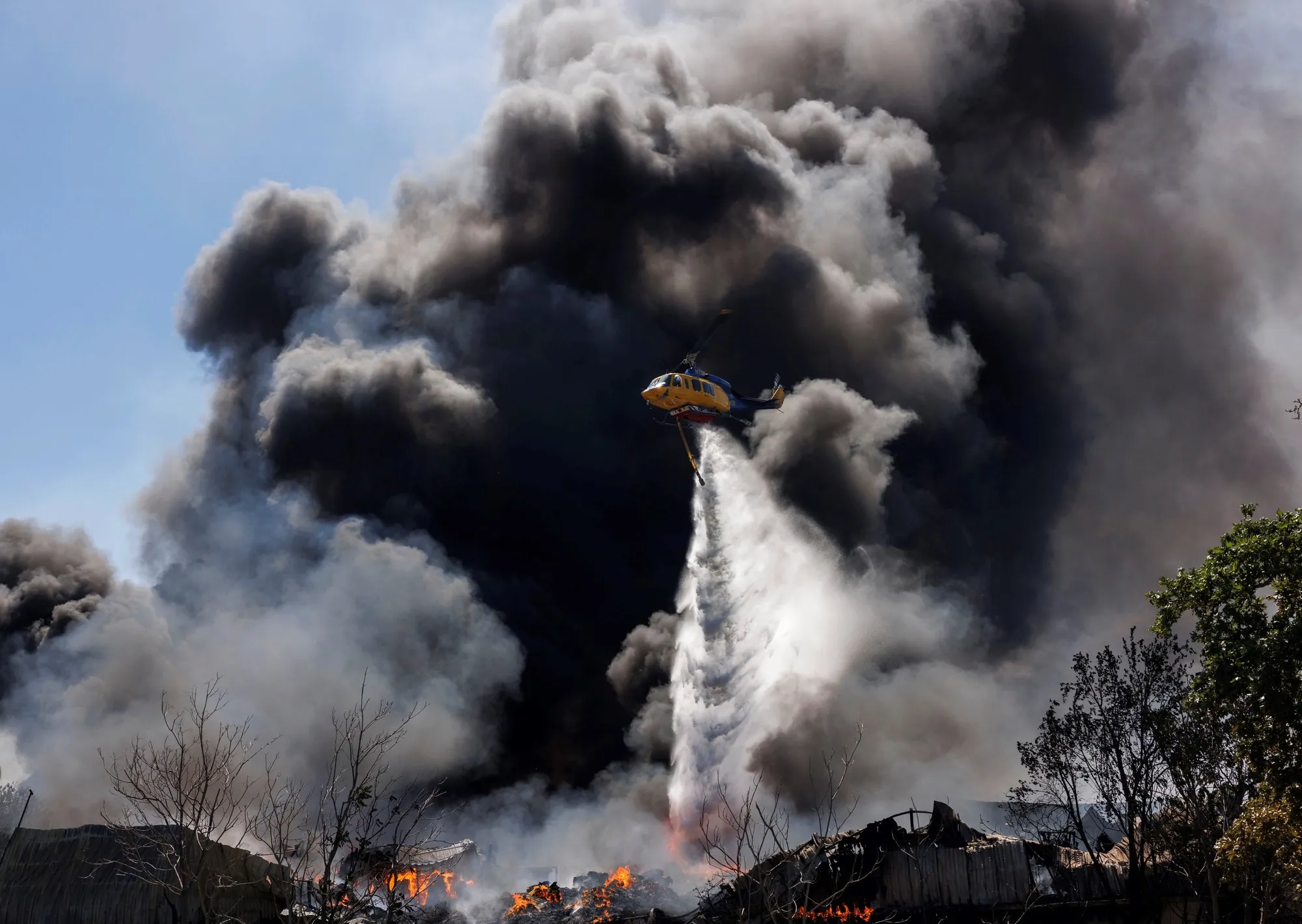 Los incendios queman bosques en Europa, alimentados por el calor extremo: casi 20.000 hectáreas arrasadas