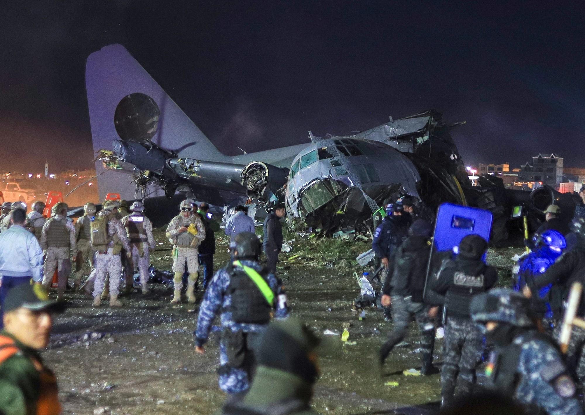 Todas las fotos del avión que se estrelló en Bolivia y qué se sabe del accidente