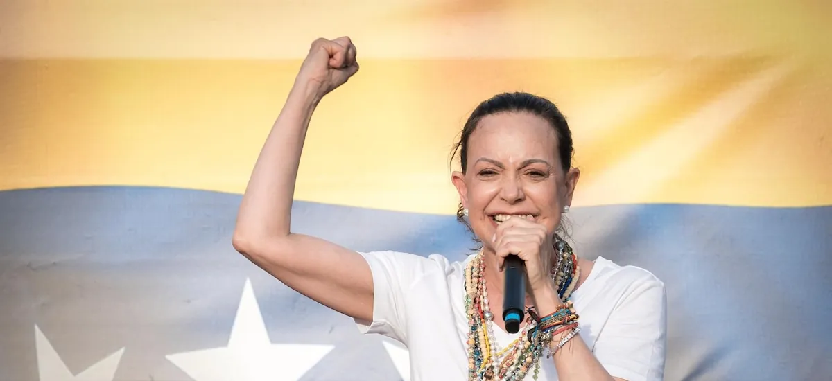 Machado acusa desde Panamá al Gobierno venezolano de cerrar el espacio aéreo para "impedir" su regreso