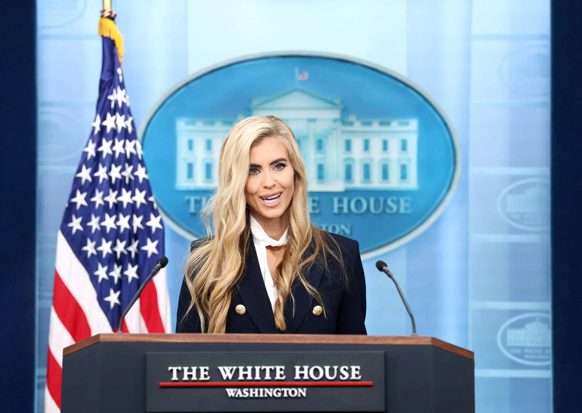 Nueva jefa de prensa de Trump admite que reprobó el examen de abogacía