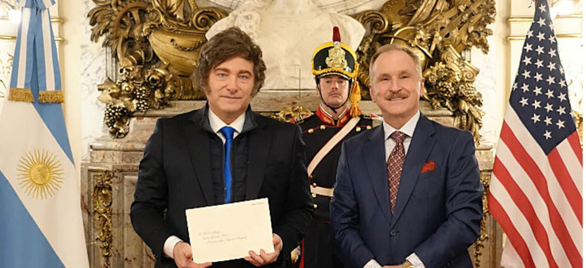 El Gobierno se enfoca en la crisis internacional y el viaje a EE.UU. antes de reactivar la Mesa Política