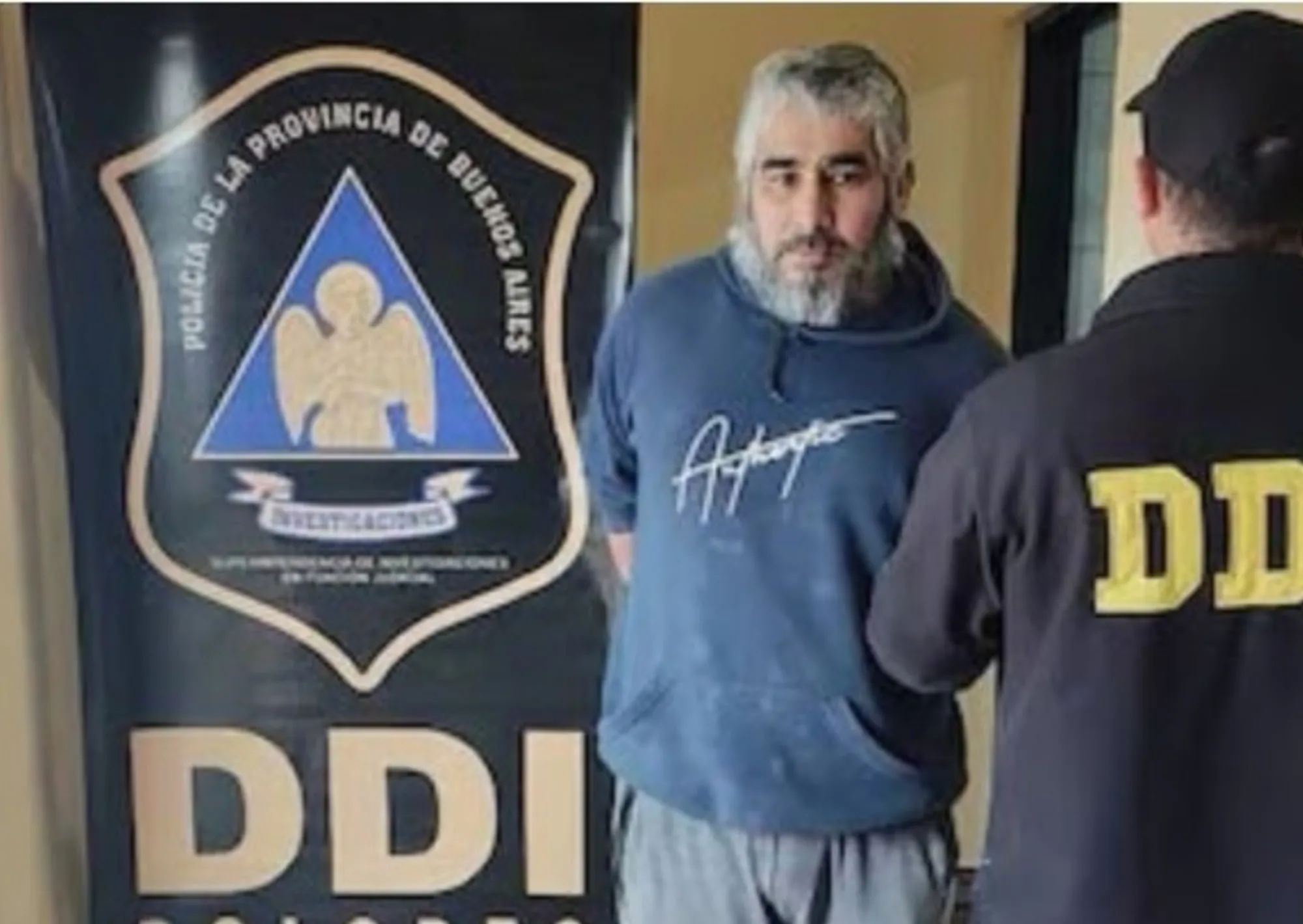 Después de 14 años prófugo, detuvieron a un hombre acusado de violar a su hijastra de 11 años y dejarla embarazada