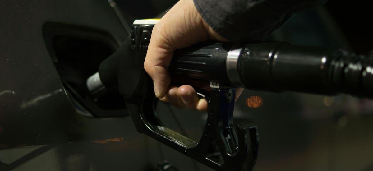 ¿Cuánto cuesta cargar el coche? Este es el precio del litro de gasolina y el del gasóleo este martes 3 de marzo