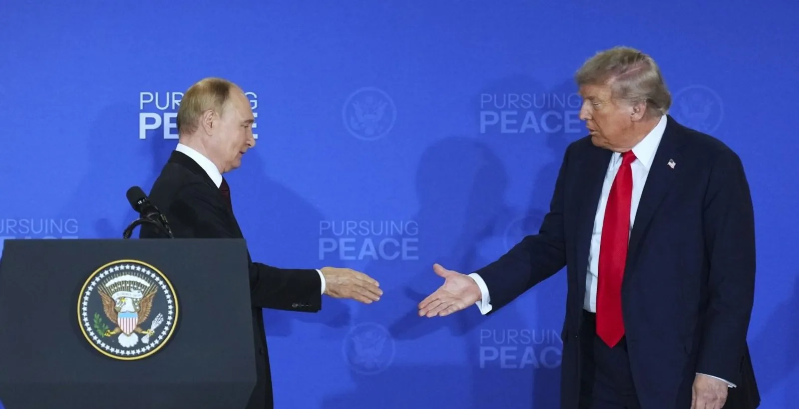 Congresistas cruzaron a Trump por eximir de sanciones a Rusia
