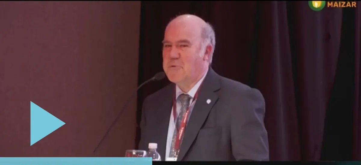 El secretario de Agricultura de Milei se calentó, retó a los productores en pleno discurso y reclamó que lo aplaudan