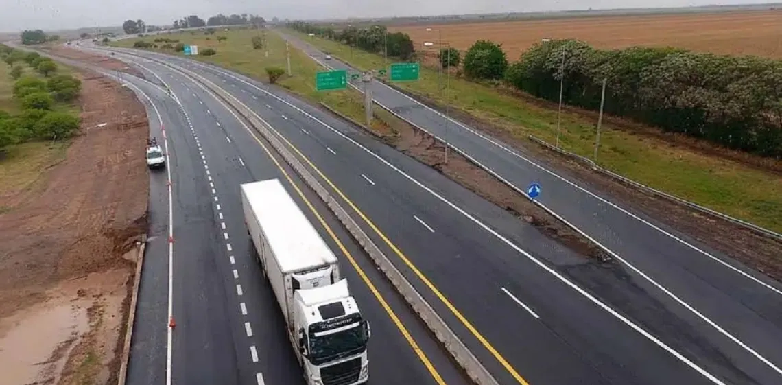 El Gobierno adjudicó 8 corredores de rutas nacionales: cuáles son, qué compañías ganaron y por cuánto tiempo t...