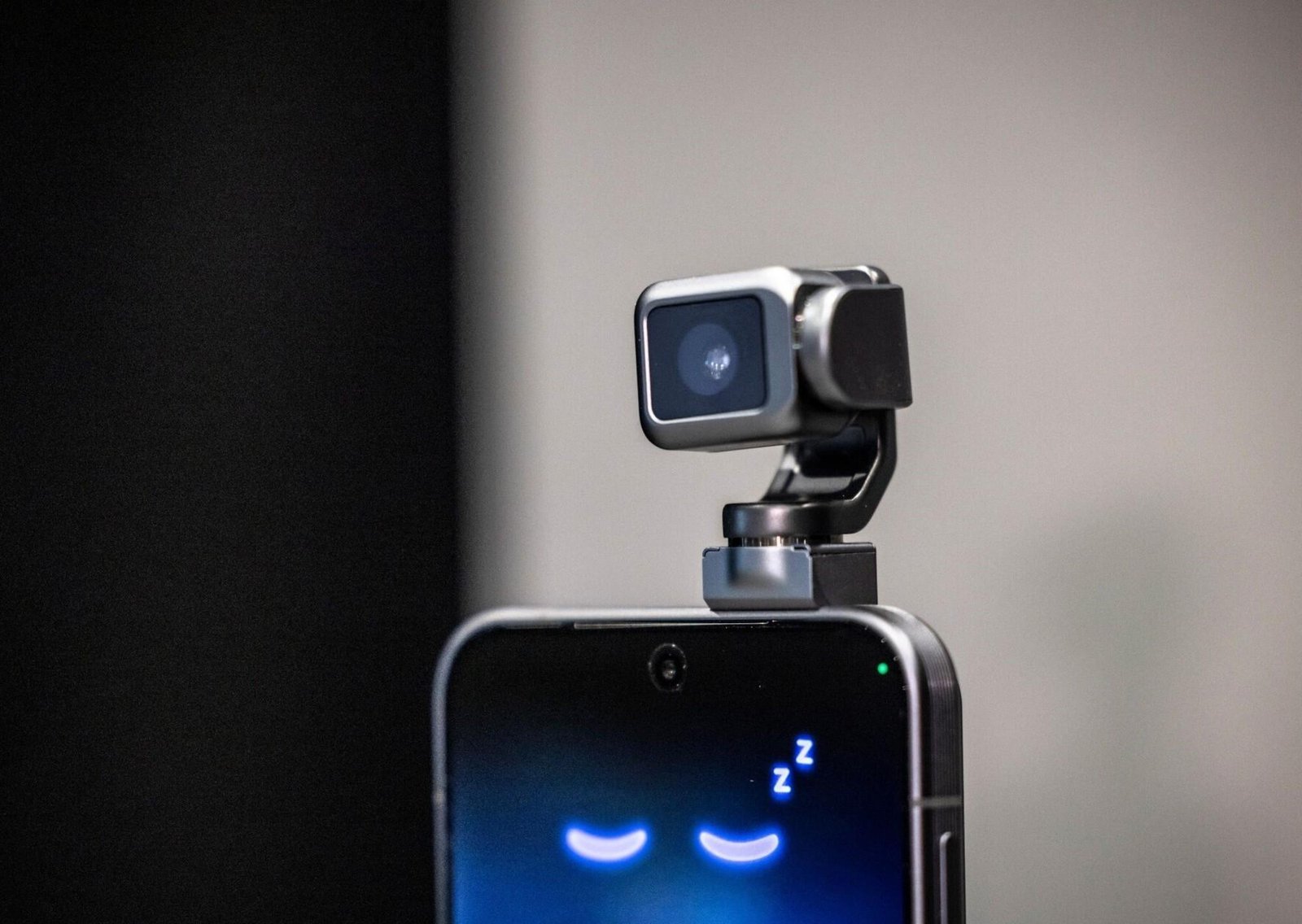 Un celular que se mueve y “baila”: Honor presentó el Robot Phone en el MWC 2026
