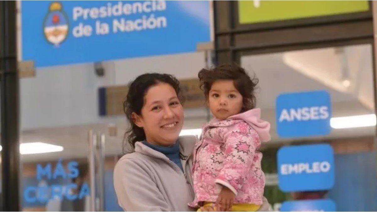 ANSES paga la AUH con aumento en marzo: consultá el calendario de cobro y los nuevos montos