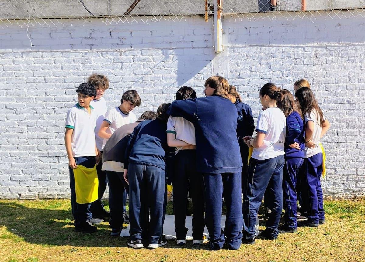 La prohibición de celulares en el aula y los recreos suma cada vez más adeptos en Mendoza